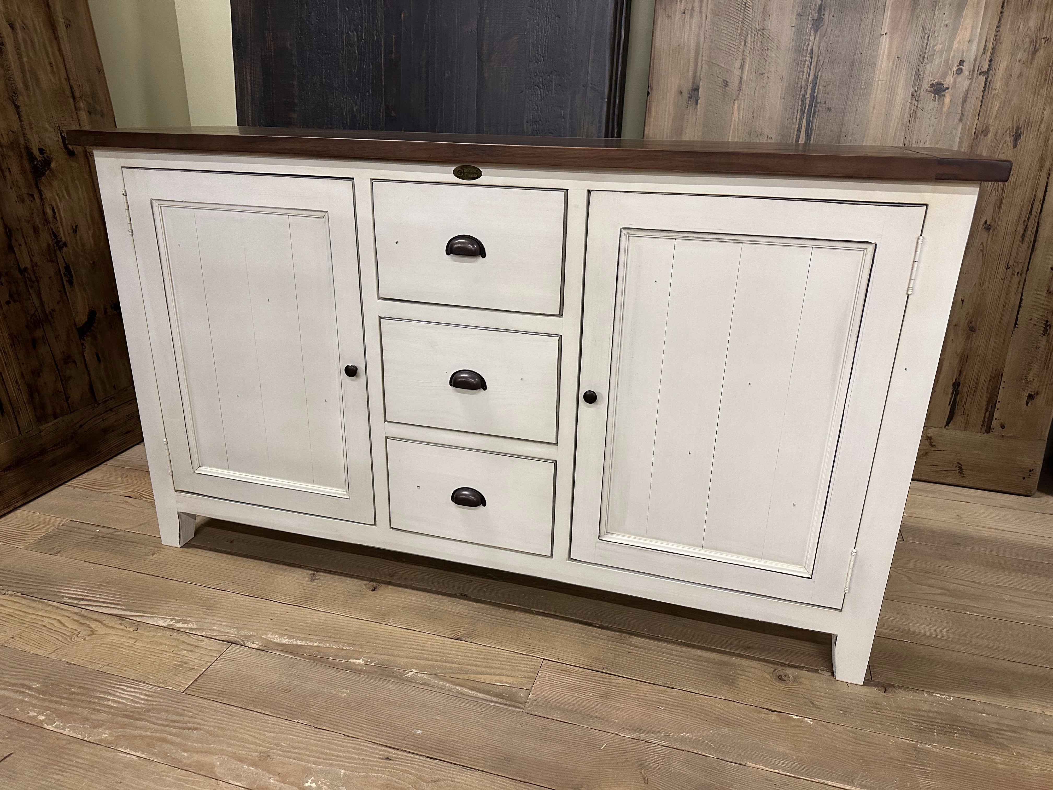 Buffet w/2 Doors and 3 Drawers