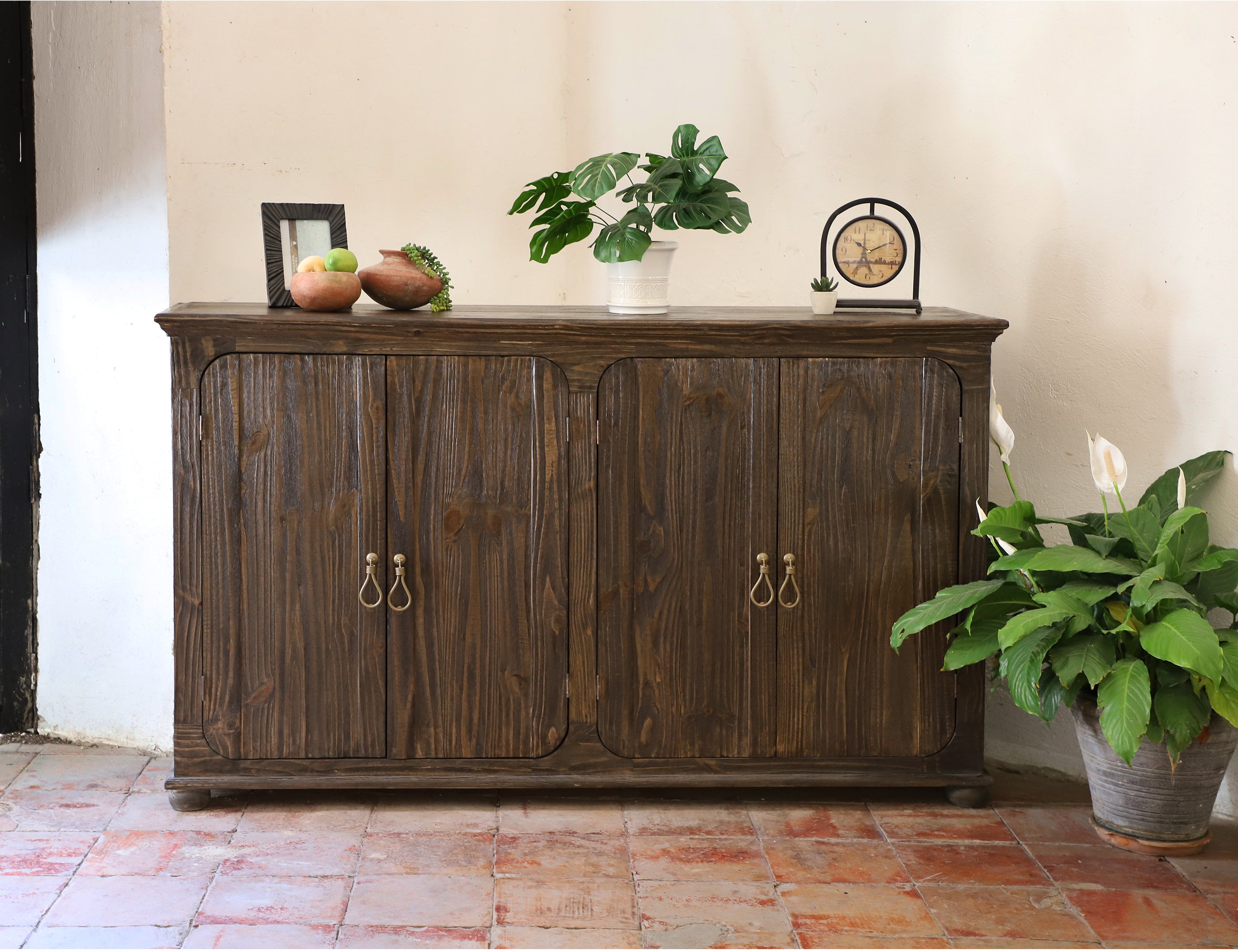 CLEARANCE! 4 Door Console